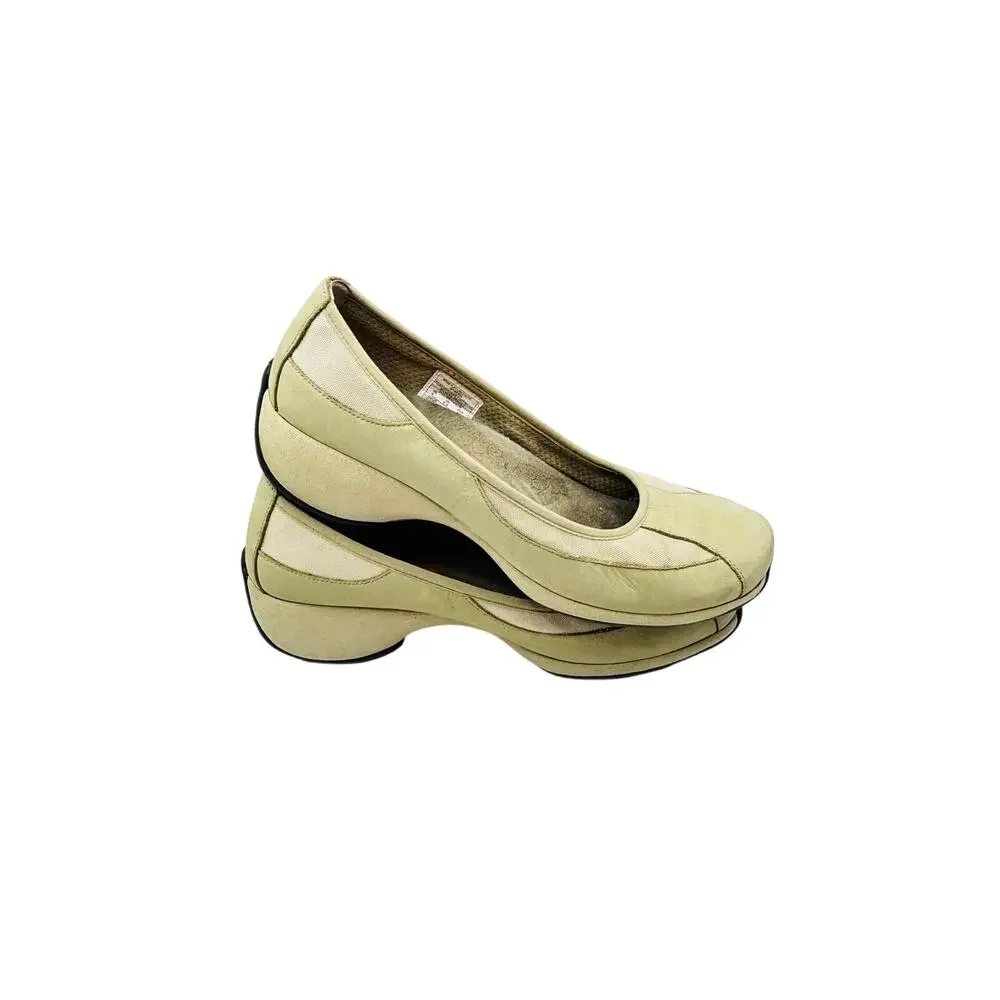 Merrell Spire Flex Vintage light olive color soft leather comfort flat shoes sz9